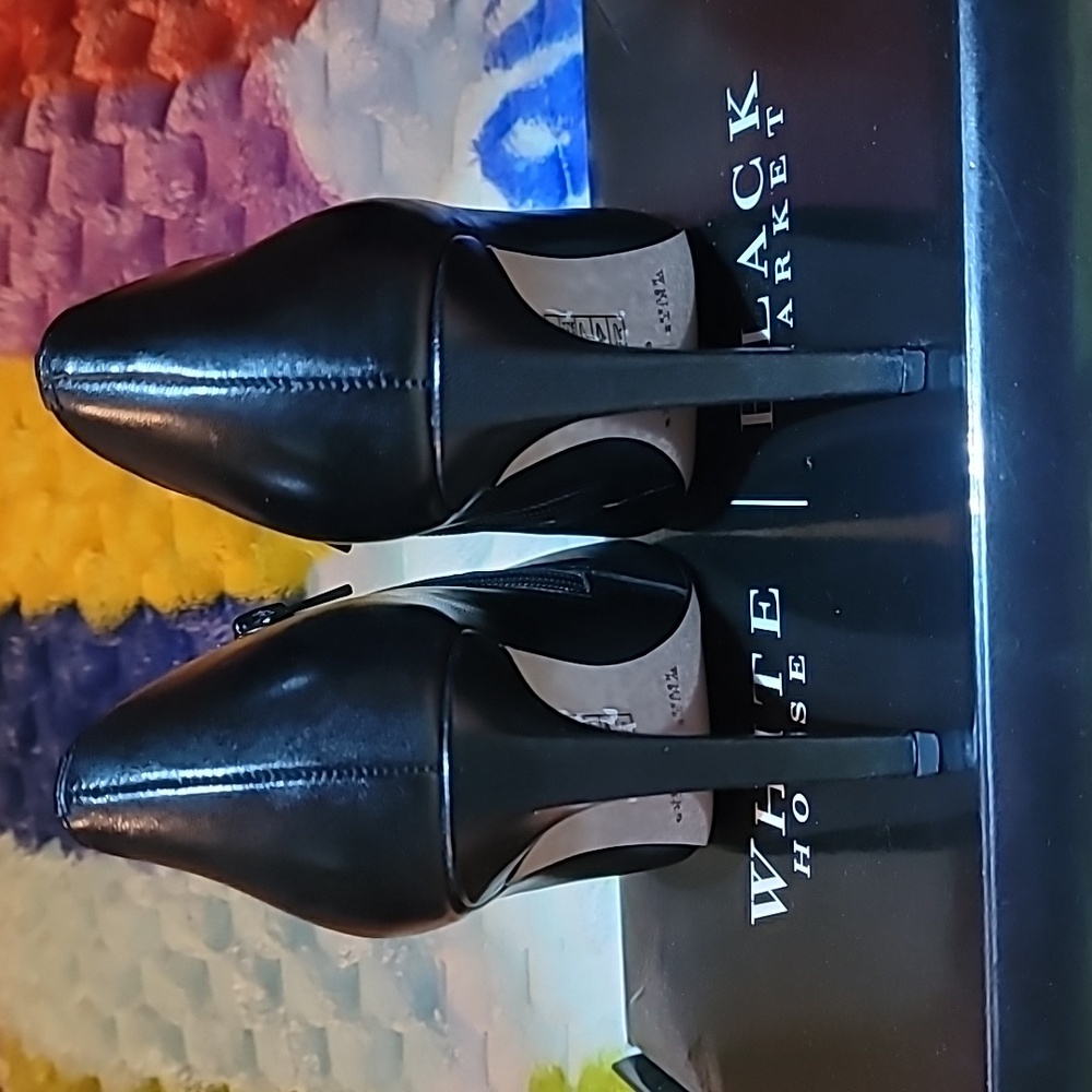 WHBM 'Klaudia' Studded Toe Black Leather Bootie 9M Like New In Box w/Dust Covers - Picture 5 of 11